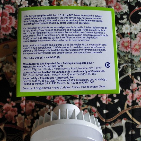 LEVITON 9855-LED KEYLESS LAMPHOLDER 10W 120VAC 60Hz LED BULB w/LAMP GUARD WHITE - Picture 5 of 6